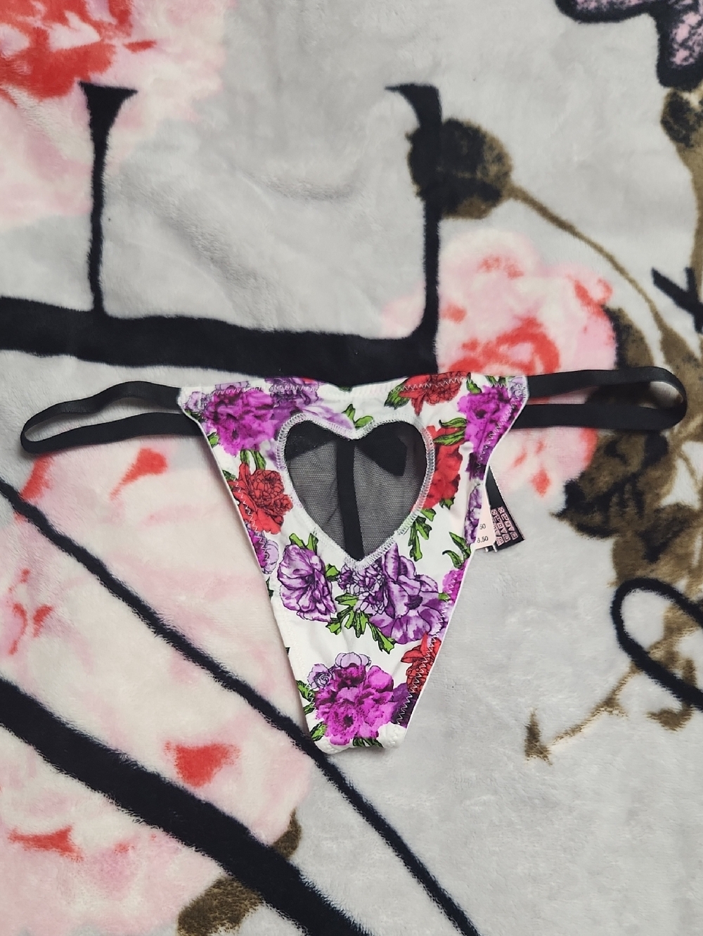 Victorias Secret Bundle Of 4 VSTRINGS - Picture 6 of 7
